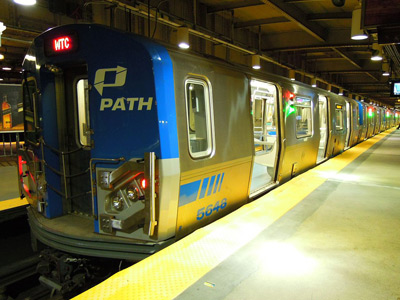 1280px-Pathtrain-400